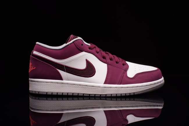 Air Jordan 1 Retro Low 