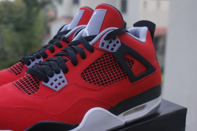 Air Jordan IV Retro 