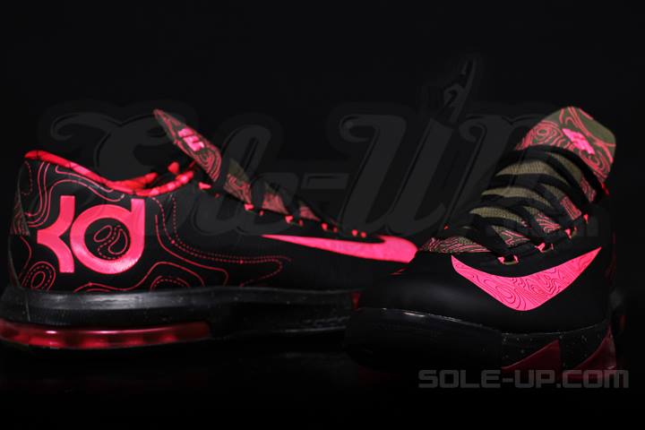kd 6 pink and black
