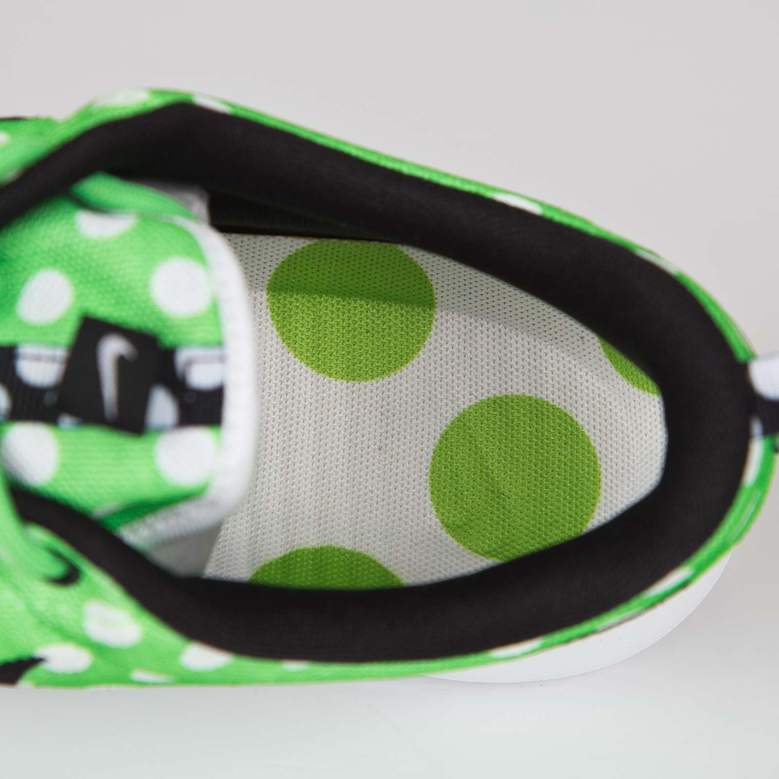 Nike Roshe Run NM QS “Polka Dot Green Strike” - Air 23 - Air 