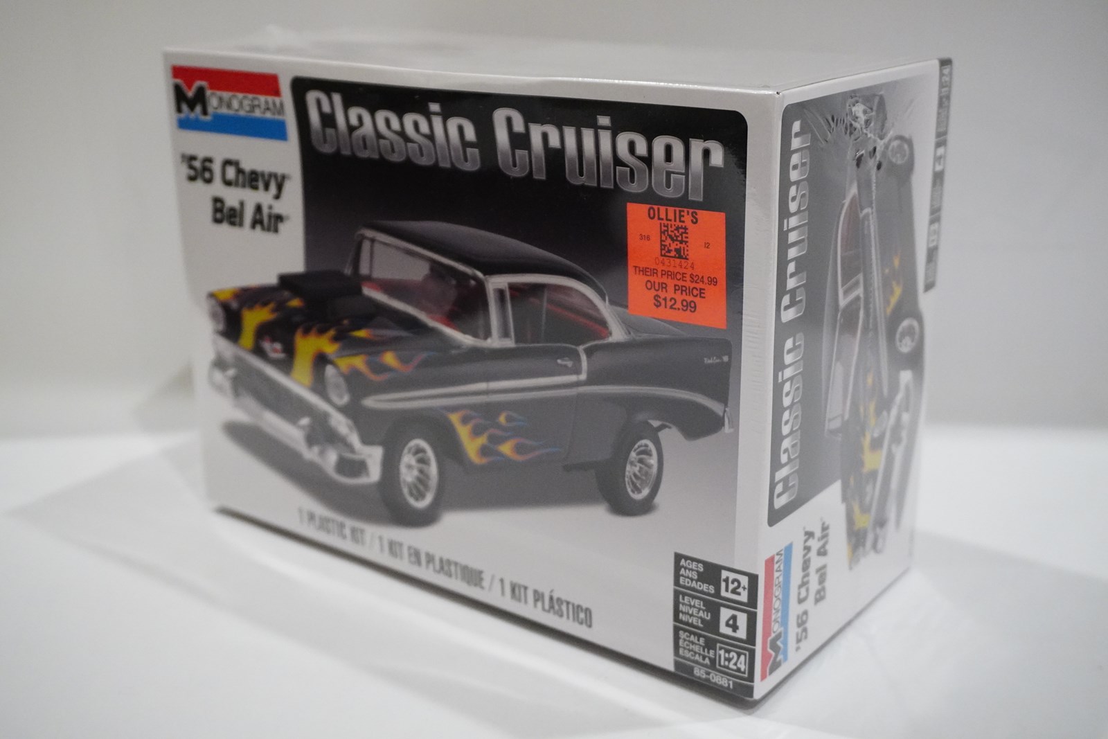 Monogram Model Car Kit '56 Chevy Bel Air Classic Cruiser 1:24