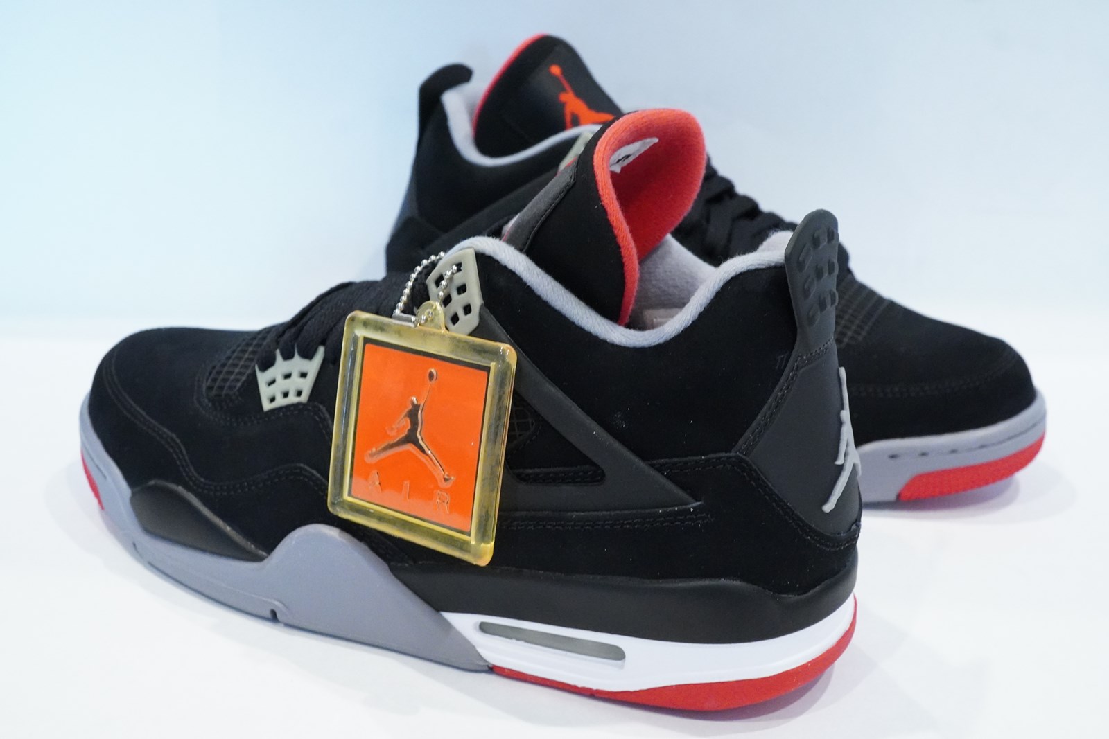 SZ 10.5 Nike Air Jordan 4 Retro Bred Black Cement Grey Fire Red