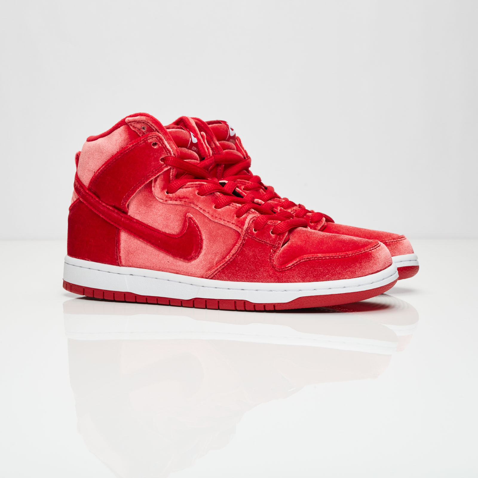 Nike Dunk High SB Red Velvet - Air 23 - Air Jordan Release Dates ...